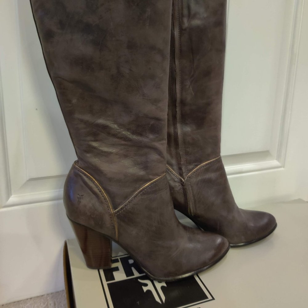 Frye leather boots 11 Betty inside zip grey/brown with piping detail